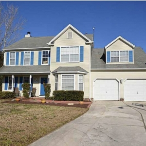Photo of Valerie Taylor - The Real Estate Group