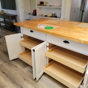 Photo of California Roll-Out Shelves