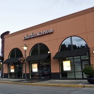 Photo of Charles Schwab