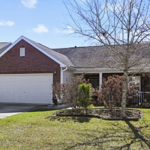 Photo of Karen Taylor - Realty ONE Group Coastal