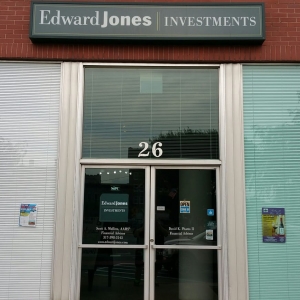 Shelbyville Edward Jones - Financial Advisor: David K Phares II