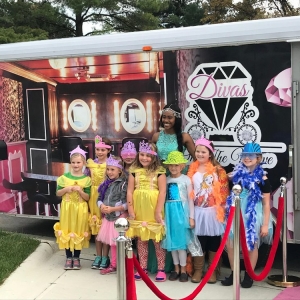 Photo of Diva's On The Move