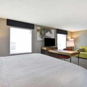 Photo of Hampton Inn & Suites Detroit/Warren