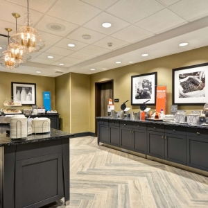 Photo of Hampton Inn & Suites Detroit/Warren