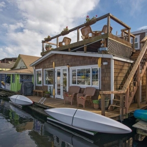 Photo of Seattle Afloat: Waterfront, Floating Homes, Houseboats