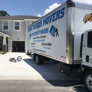 Photo of Door To Door Movers & Apartment Movers