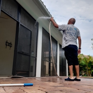 Photo of WCM Window Cleaner