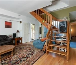Photo of Heidi Weaver Realtor - Long and Foster