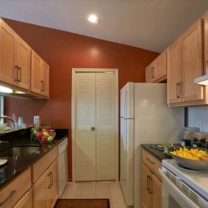 Photo of Lakeside Terraces Apartments