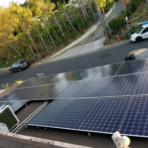 Los Angeles Roar Solar